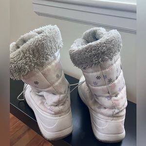 White Snow Boots